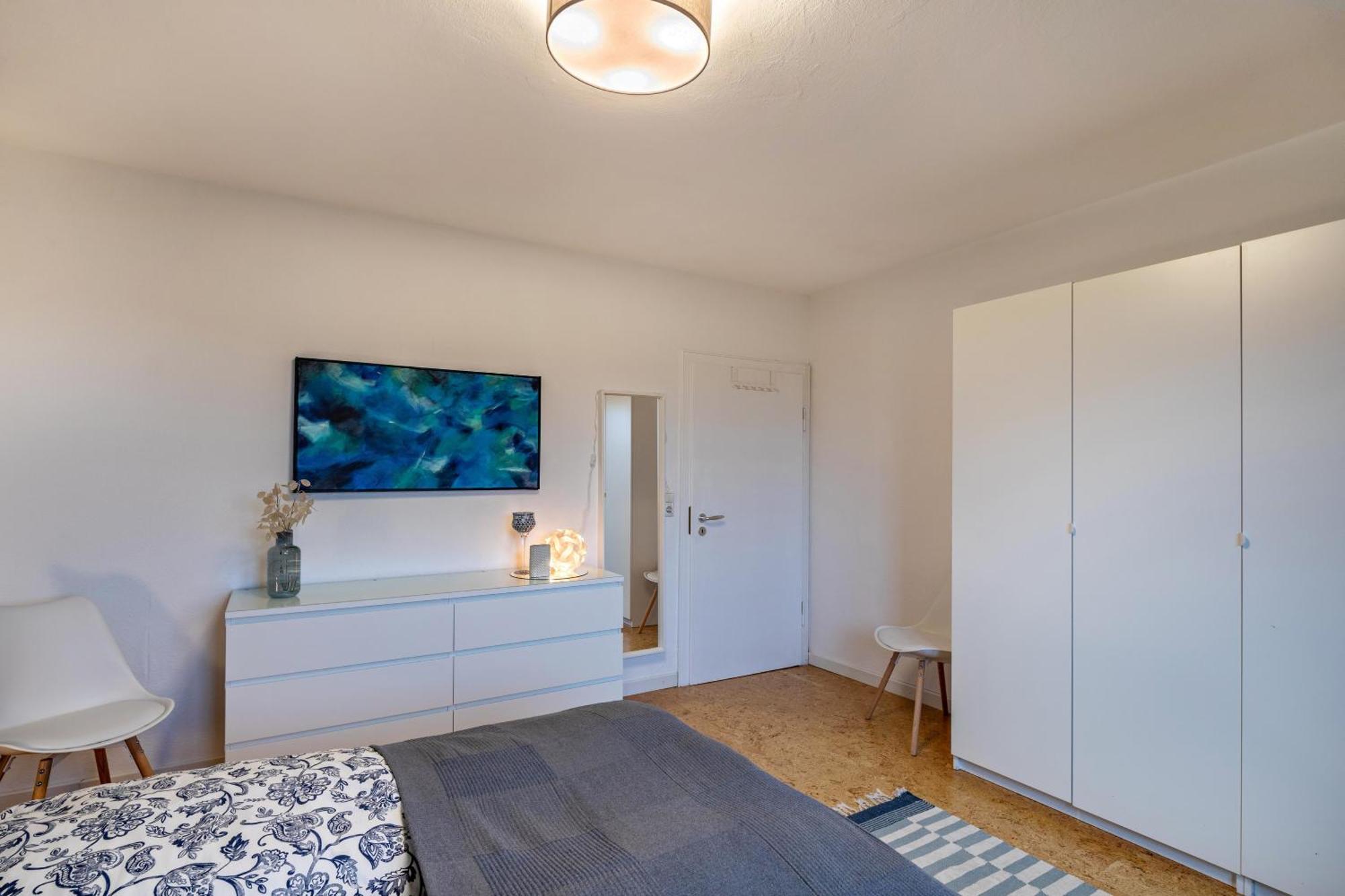Hangarstein Apartment